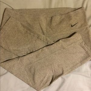 Nike capris leggings